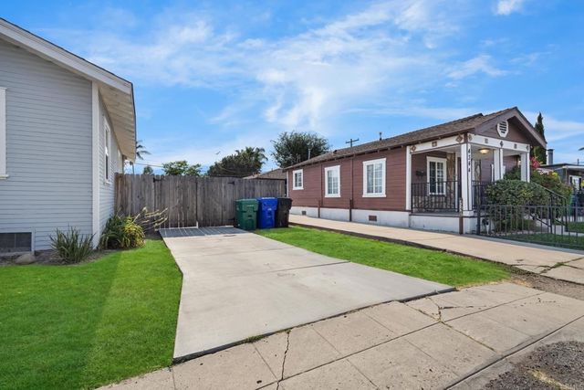 4338 33 rd Place, San Diego, CA 92104