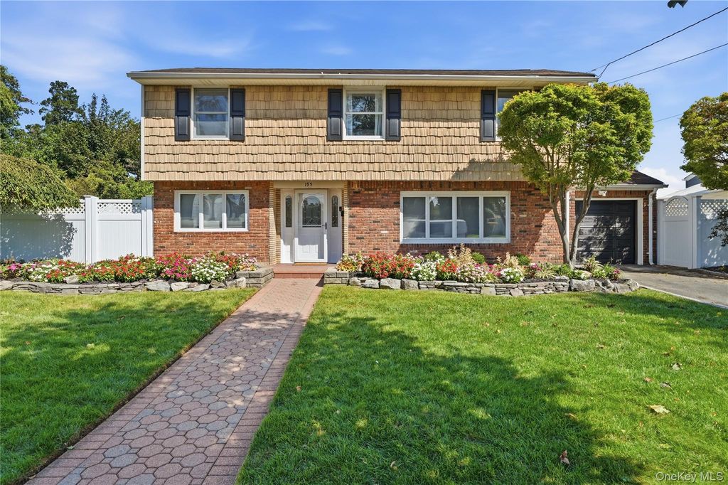 195 N Utica Avenue, Massapequa, NY 11758 — exterior