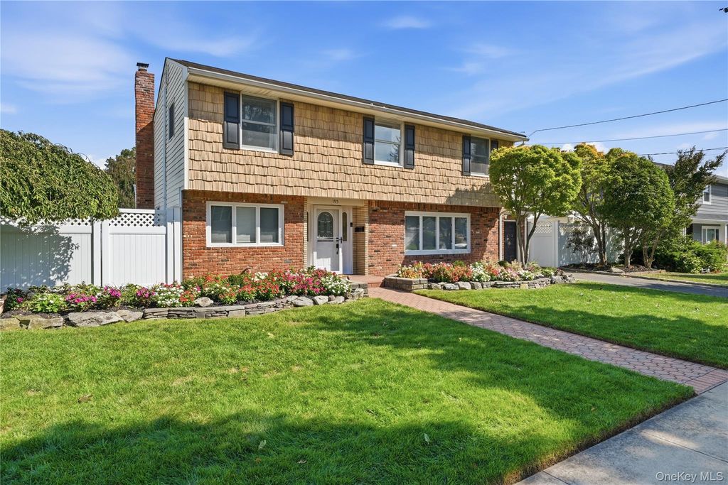 195 N Utica Avenue, Massapequa, NY 11758 — photo 3