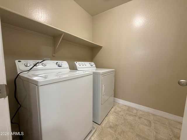 9020 W NICOLET Avenue, Glendale, AZ 85305