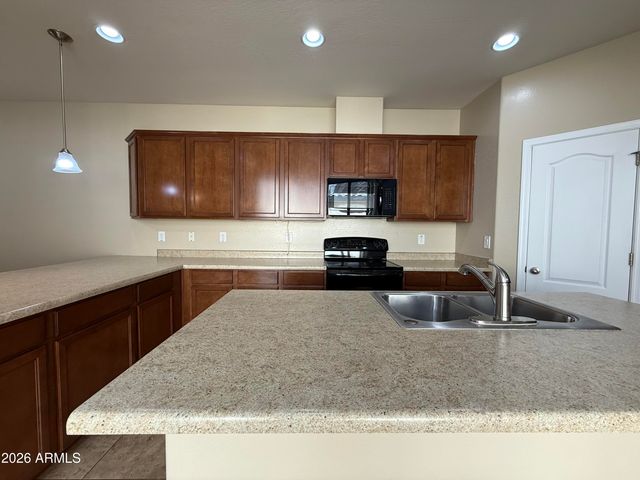 9020 W NICOLET Avenue, Glendale, AZ 85305