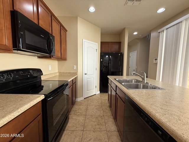 9020 W NICOLET Avenue, Glendale, AZ 85305