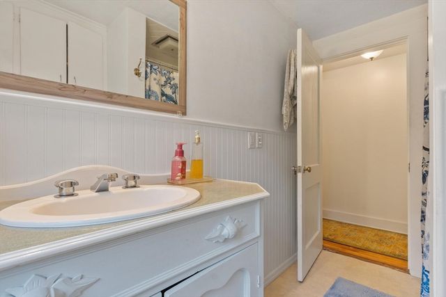 366 Allen Rd, Belchertown, MA 01007