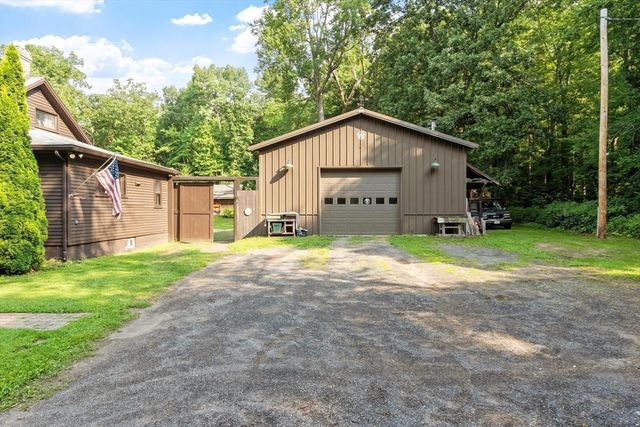 366 Allen Rd, Belchertown, MA 01007