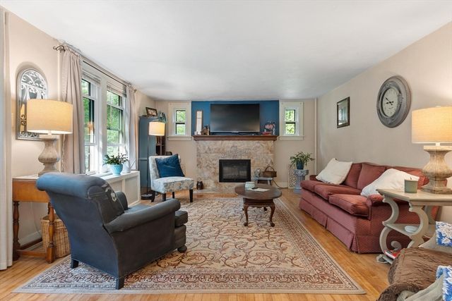 366 Allen Rd, Belchertown, MA 01007