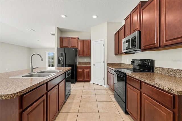 10305 BOGGY MOSS DRIVE, Riverview, FL 33578