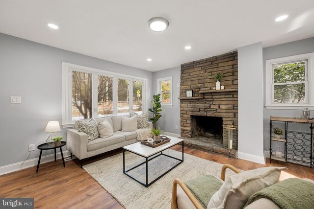 6439 BOCK RD, Oxon Hill, MD 20745