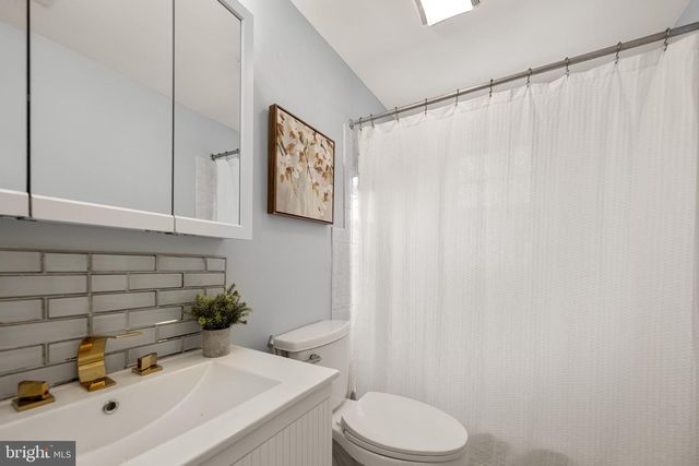 6439 BOCK RD, Oxon Hill, MD 20745