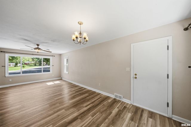 2506 N HILLTOP Court, Peoria, IL 61604