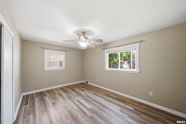 2506 N HILLTOP Court, Peoria, IL 61604
