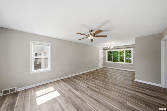 2506 N HILLTOP Court, Peoria, IL 61604