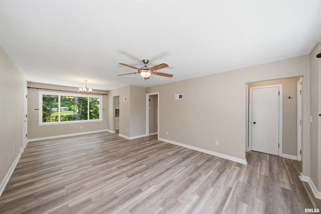 2506 N HILLTOP Court, Peoria, IL 61604