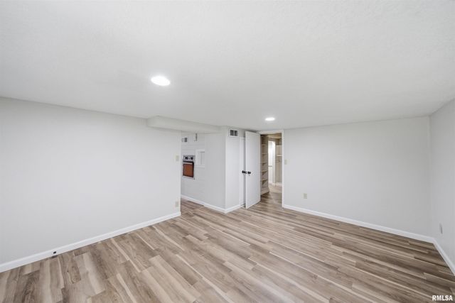 2506 N HILLTOP Court, Peoria, IL 61604