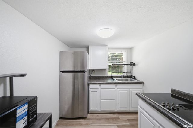 2506 N HILLTOP Court, Peoria, IL 61604