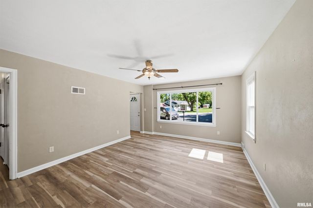 2506 N HILLTOP Court, Peoria, IL 61604