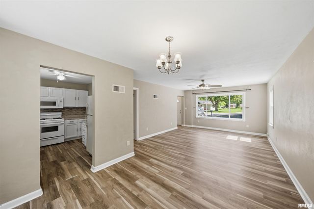 2506 N HILLTOP Court, Peoria, IL 61604