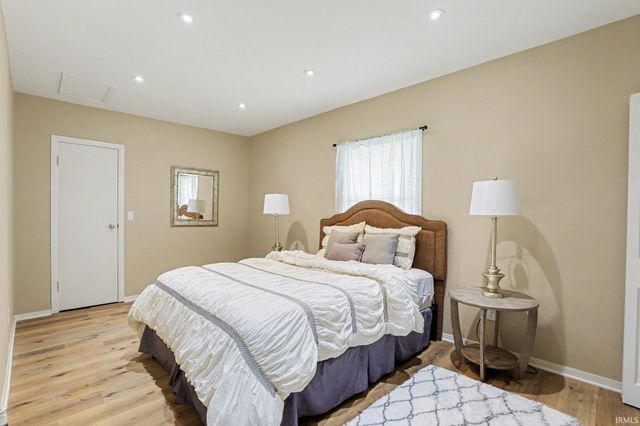 1909 S Lafayette Boulevard, South Bend, IN 46613