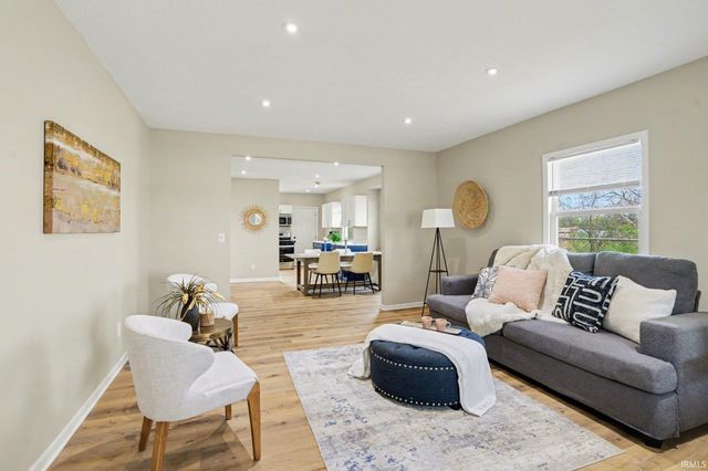 1909 S Lafayette Boulevard, South Bend, IN 46613