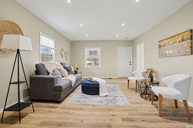 1909 S Lafayette Boulevard, South Bend, IN 46613