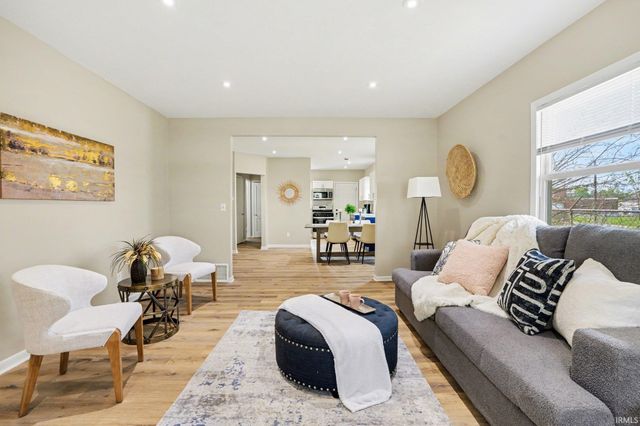 1909 S Lafayette Boulevard, South Bend, IN 46613