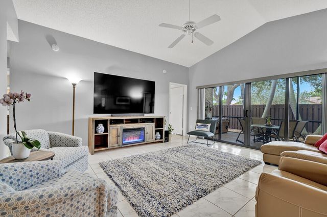 1735 NW 21st Court, Delray Beach, FL 33445