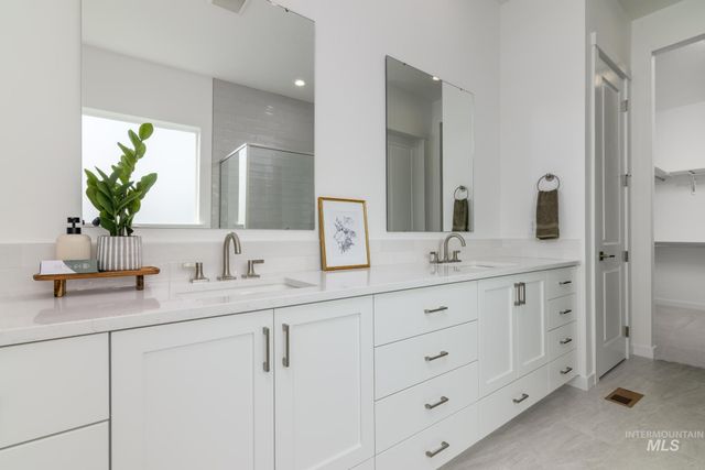 14635 Pewter Point St, Caldwell, ID 83607