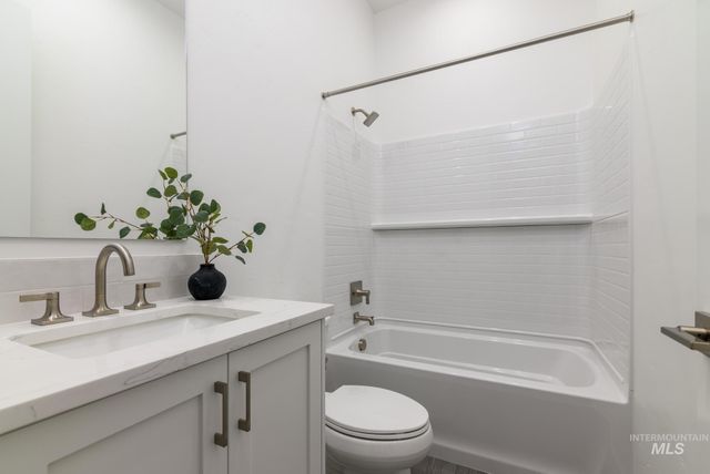 14635 Pewter Point St, Caldwell, ID 83607