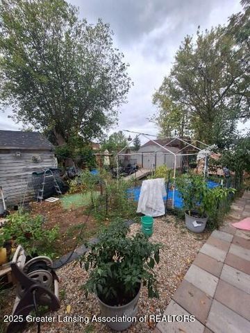 924 Loa Street, Lansing, MI 48910