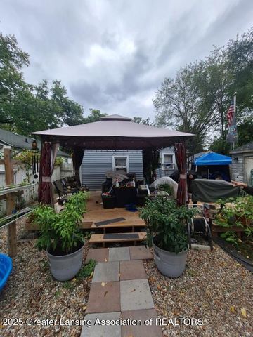 924 Loa Street, Lansing, MI 48910