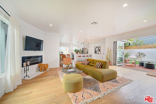 885 Kincaid Avenue, Inglewood, CA 90302