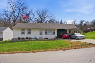 41 Sharon Drive, St Charles, MO 63303