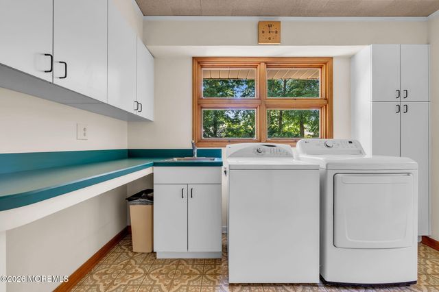 245 Kingfisher Drive, Middletown, NJ 07748