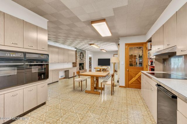 245 Kingfisher Drive, Middletown, NJ 07748