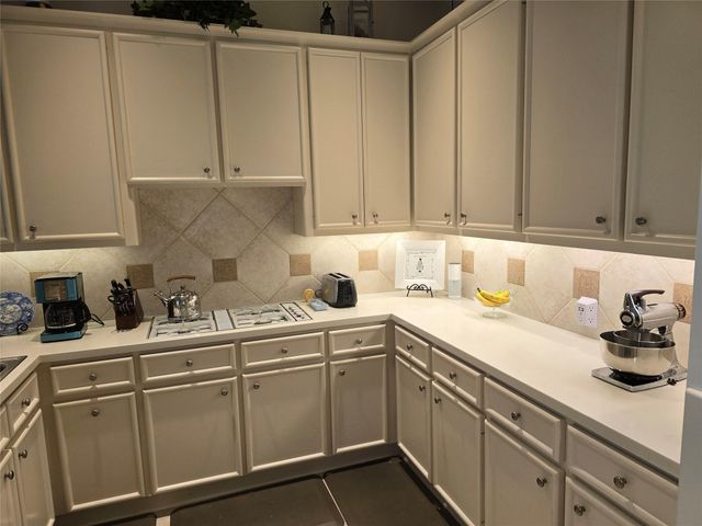 310 Waterford Way, Kemah, TX 77565