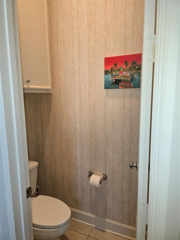 310 Waterford Way, Kemah, TX 77565