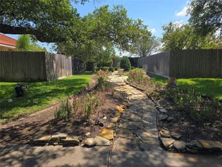 310 Waterford Way, Kemah, TX 77565