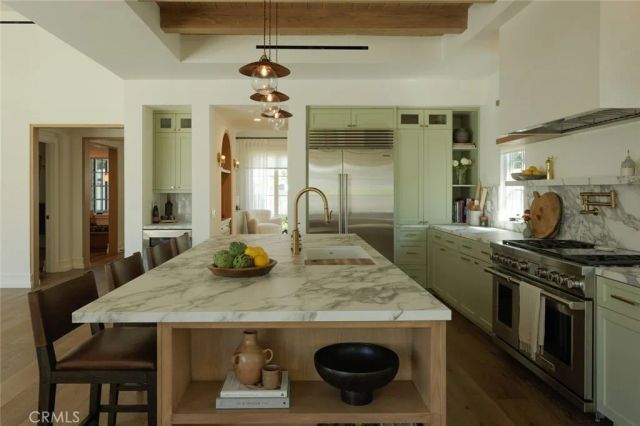 19571 Summer Breeze, Huntington Beach, CA 92648