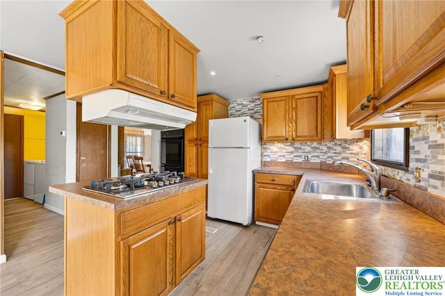 4 Woodsdale Court, Moore Twp, PA 18014