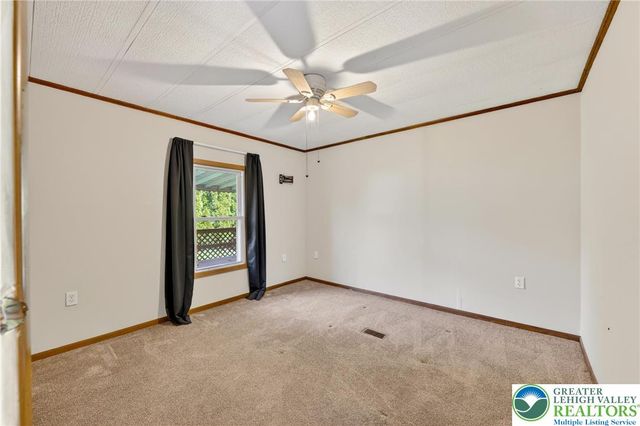 4 Woodsdale Court, Moore Twp, PA 18014