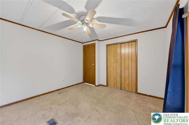 4 Woodsdale Court, Moore Twp, PA 18014