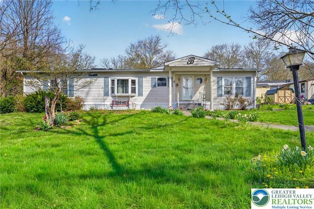 4 Woodsdale Court, Moore Twp, PA 18014
