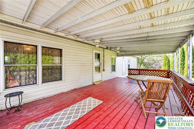 4 Woodsdale Court, Moore Twp, PA 18014
