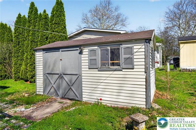 4 Woodsdale Court, Moore Twp, PA 18014