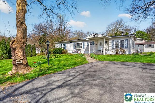 4 Woodsdale Court, Moore Twp, PA 18014