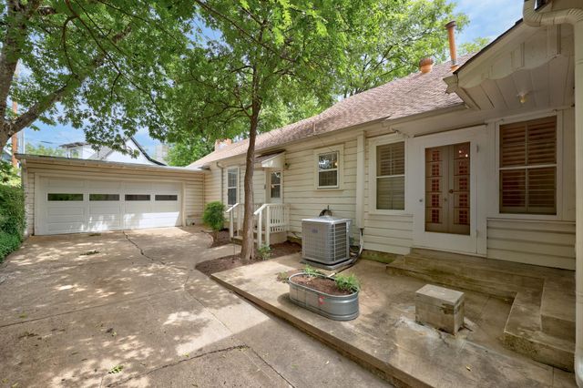 2207 Mountain View RD, Austin, TX 78703