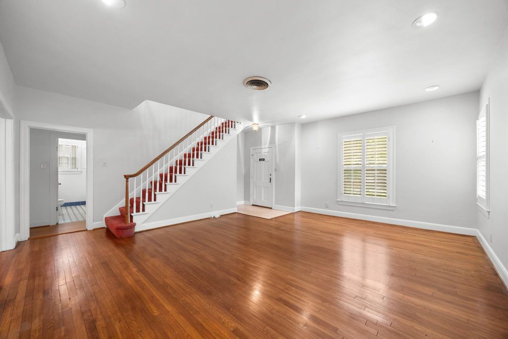 2207 Mountain View RD, Austin, TX 78703