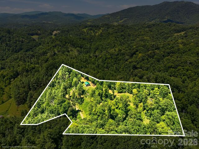 201 Solar Mountain Drive, Green Mountain, NC 28740