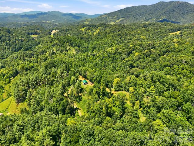 201 Solar Mountain Drive, Green Mountain, NC 28740