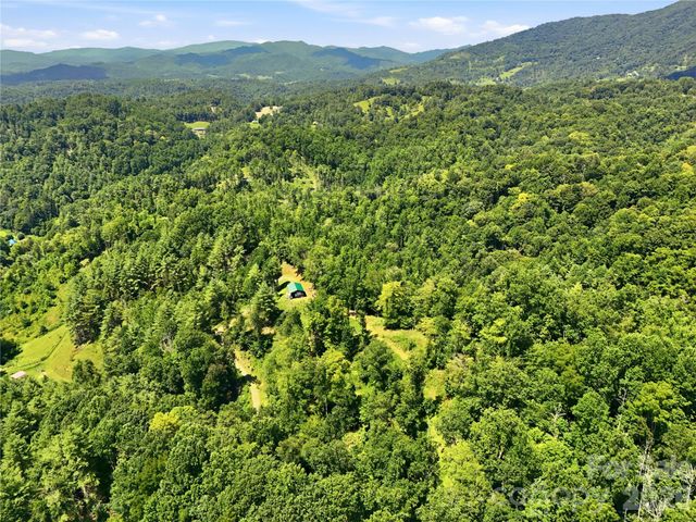 201 Solar Mountain Drive, Green Mountain, NC 28740