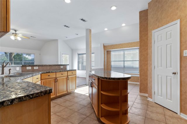 3135 Stratford Bend Drive, Sugar Land, TX 77498